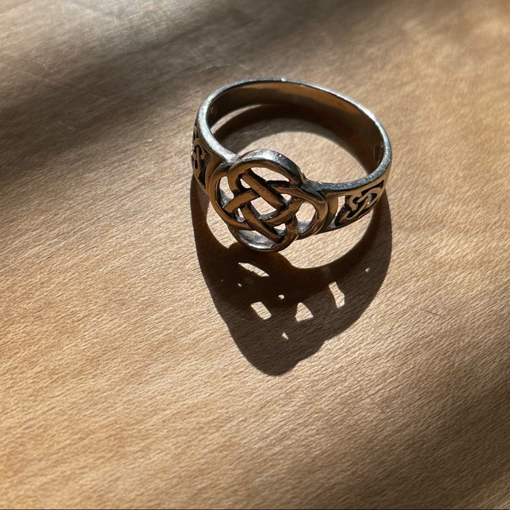STERLING SILVER CELTIC KNOT RING